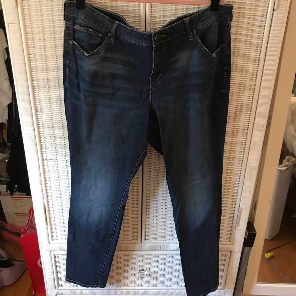 SLINK JEANS W/DISTRESSED POCKETS SIZE 20